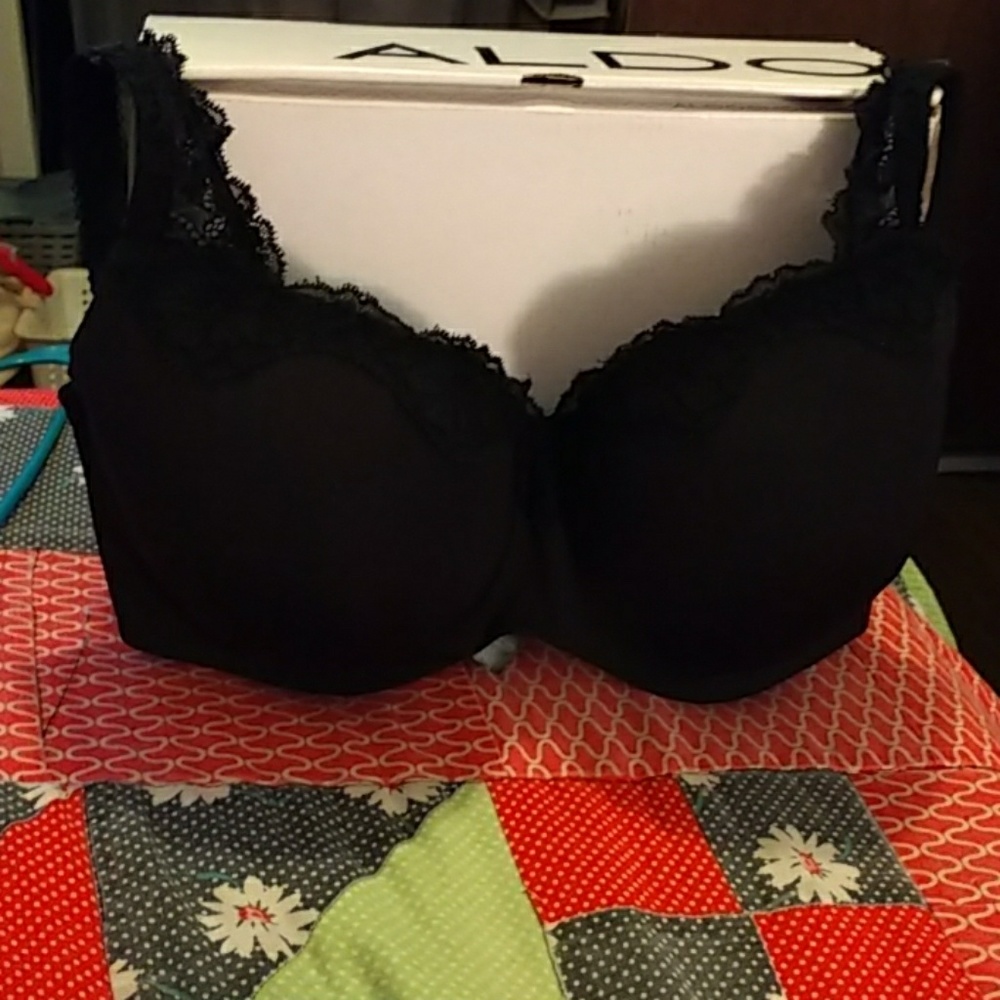SIZE 34 C BLACK UNDERWIRE BRA